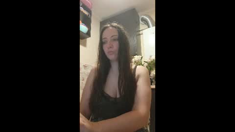 Snapshot of sweetrose_9009 chatting on June 10, 7:46 pm Madeline online show from June 10, 7:46 pm