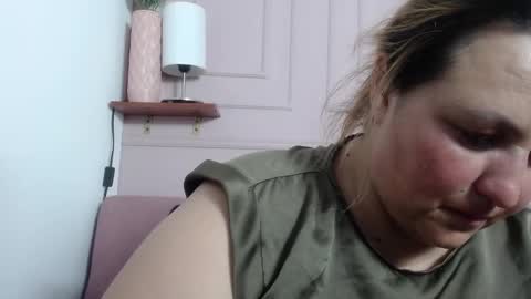Snapshot of sweetrouse__ chatting on September 25, 1:59 pm Call me Rouse online show from September 25, 1:59 pm
