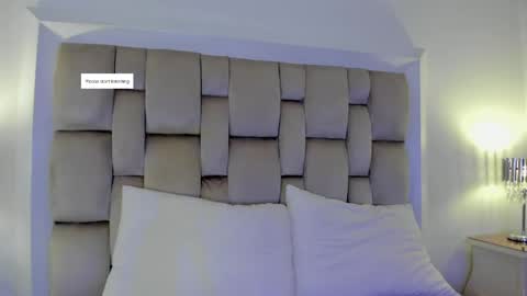 Snapshot of sweets_one chatting on May 19, 3:35 am sweets one online show from May 19, 3:35 am
