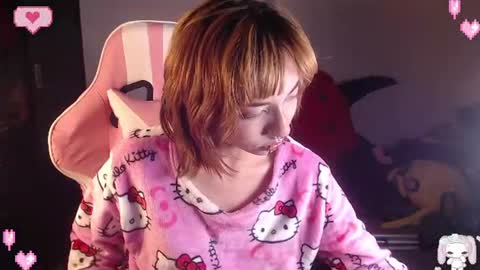 Snapshot of sweetsakuradoll chatting on July 1, 6:15 am . . . . . . . . online show from July 1, 6:15 am