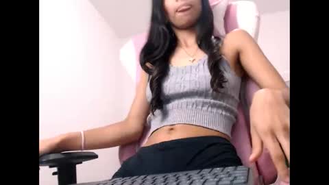 sweetscaarlett online show from April 10, 4:12 pm