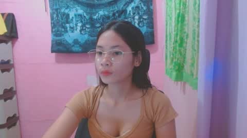 Mia online show from June 22, 5:59 am