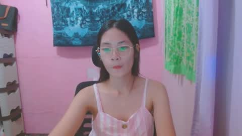 Mia online show from June 24, 10:36 am