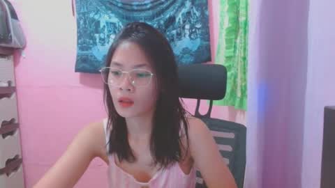 Mia online show from July 17, 4:30 am