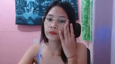 Mia online show from July 23, 9:18 am