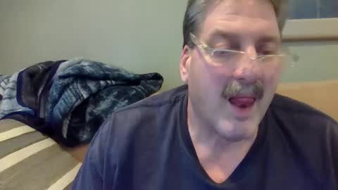 Snapshot of sweetsforu326 chatting on January 5, 8:10 pm sweetbrowneyes623 online show from January 5, 8:10 pm