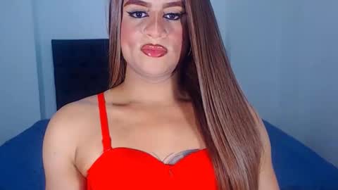 Snapshot of sweetsofiats chatting on November 6, 7:15 pm SOFIA online show from November 6, 7:15 pm