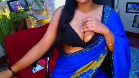 Snapshot of sweetsour18 chatting on September 17, 9:44 am SweetSour online show from September 17, 9:44 am