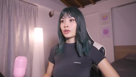 Cat independent model  online show from October 1, 2:06 am