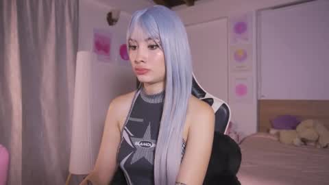 Cat independent model  online show from October 19, 1:17 am