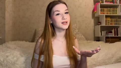 Snapshot of sweettbabyye chatting on September 9, 5:34 pm Lisa online show from September 9, 5:34 pm