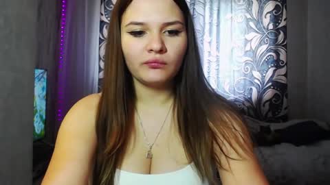 Snapshot of sweettchloe chatting on May 13, 9:39 am SweetTChloe online show from May 13, 9:39 am