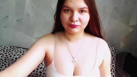 Snapshot of sweettchloe chatting on June 11, 8:23 am SweetTChloe online show from June 11, 8:23 am