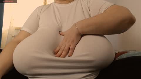 Maya online show from February 19, 11:17 am