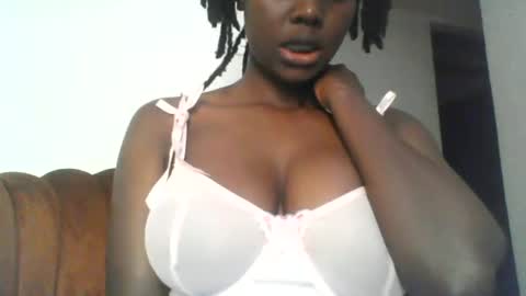 sweettreat77 online show from July 5, 11:12 pm