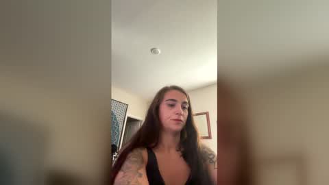 sweettreatz26 online show from April 23, 1:02 pm