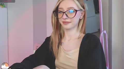 Elis  a little vacation Ill be here Saturday my schedules in bio online show from December 5, 11:05 am