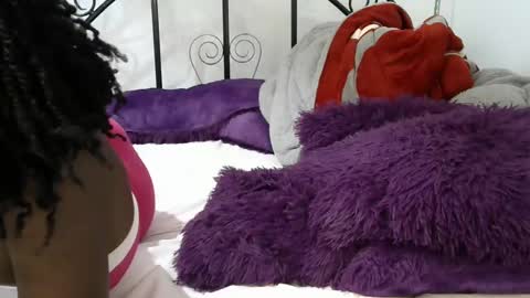 Snapshot of sweetvalariy chatting on February 23, 12:16 pm sweetvalariy online show from February 23, 12:16 pm