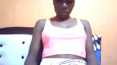 Snapshot of sweetvallerie chatting on August 4, 3:43 am sweetvallerie online show from August 4, 3:43 am