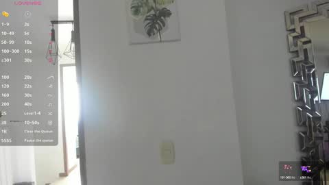 Snapshot of sweetvane_ chatting on September 28, 3:50 pm sweetvane_ online show from September 28, 3:50 pm