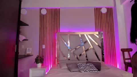 sweetviolet___ online show from September 17, 12:29 pm