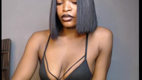 Snapshot of sweetxxboobsx chatting on May 12, 8:22 am sweetxxboobsx online show from May 12, 8:22 am