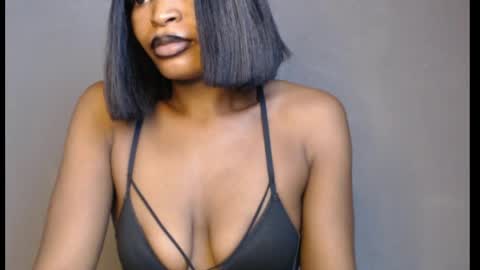 Snapshot of sweetxxboobsx chatting on May 23, 9:02 am sweetxxboobsx online show from May 23, 9:02 am