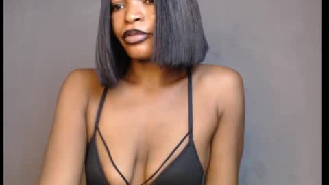 Snapshot of sweetxxboobsx chatting on June 4, 9:26 am sweetxxboobsx online show from June 4, 9:26 am