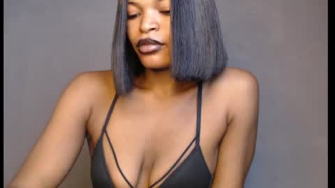 Snapshot of sweetxxboobsx chatting on June 12, 7:07 am sweetxxboobsx online show from June 12, 7:07 am