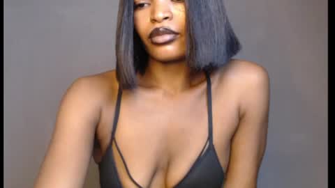Snapshot of sweetxxboobsx chatting on June 13, 8:12 am sweetxxboobsx online show from June 13, 8:12 am