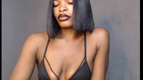 Snapshot of sweetxxboobsx chatting on July 4, 8:31 am sweetxxboobsx online show from July 4, 8:31 am