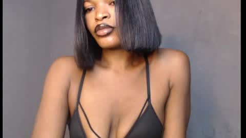 Snapshot of sweetxxboobsx chatting on July 8, 8:41 am sweetxxboobsx online show from July 8, 8:41 am