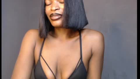 Snapshot of sweetxxboobsx chatting on July 23, 8:01 am sweetxxboobsx online show from July 23, 8:01 am