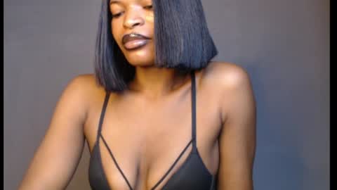 Snapshot of sweetxxboobsx chatting on July 25, 7:50 am sweetxxboobsx online show from July 25, 7:50 am