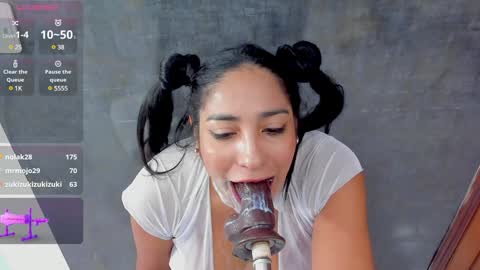 LINA online show from January 17, 2:39 pm