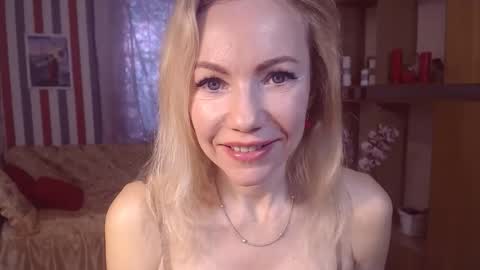 Snapshot of sweety_friend chatting on May 21, 6:31 am Sweety friend online show from May 21, 6:31 am