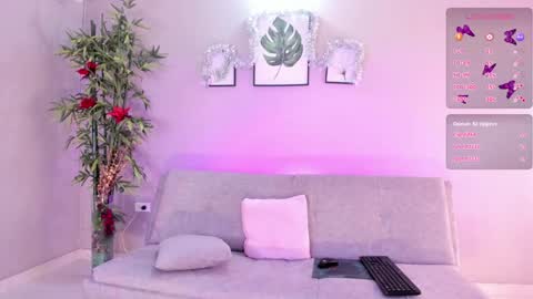 . online show from December 3, 6:38 pm