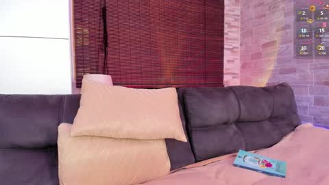 . online show from January 24, 12:20 pm