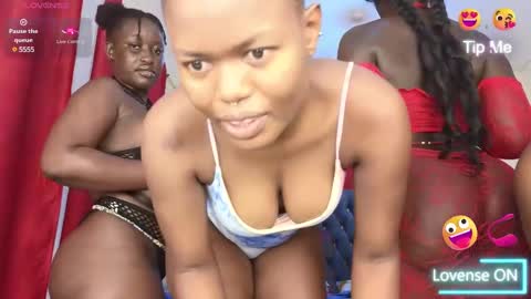 Snapshot of sweety_shawtys chatting on December 19, 12:02 am shawtyshasha online show from December 19, 12:02 am
