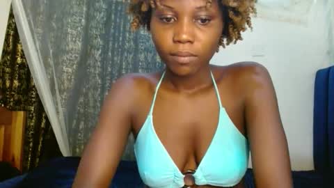 Snapshot of sweety_spixxy chatting on May 12, 6:21 am Dolly online show from May 12, 6:21 am