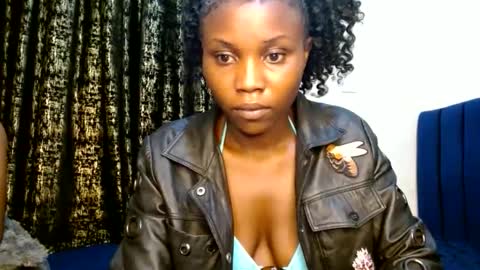 Snapshot of sweety_spixxy chatting on June 3, 2:25 am Dolly online show from June 3, 2:25 am