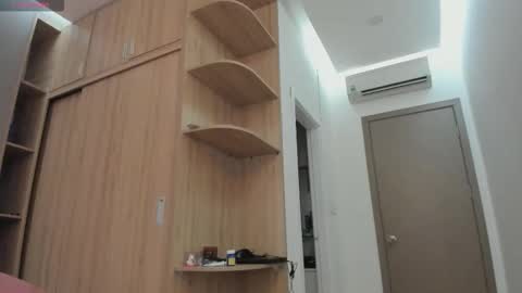 Snapshot of sweety_vikky chatting on December 15, 12:15 am Vikky online show from December 15, 12:15 am