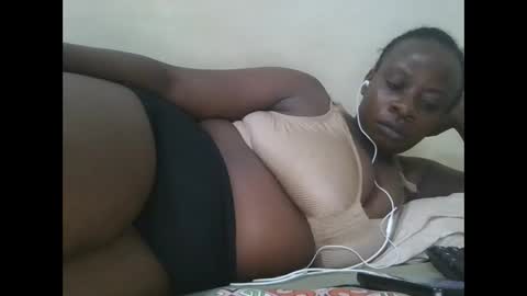 sweetyass25 online show from September 9, 6:18 pm