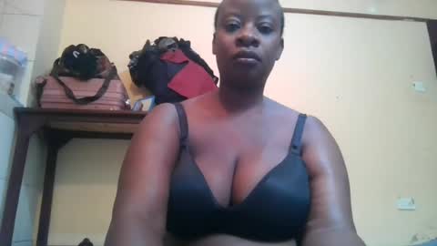 Snapshot of sweetyass25 chatting on June 14, 6:26 am sweetyass25 online show from June 14, 6:26 am