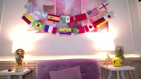 LAURA online show from July 11, 12:08 pm
