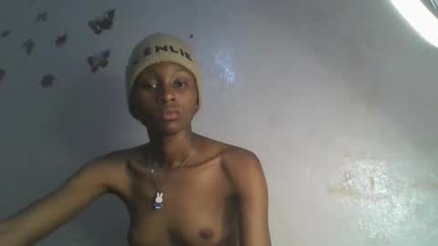 Snapshot of sweetypussy01 chatting on October 11, 6:39 pm sweetypussy01 online show from October 11, 6:39 pm