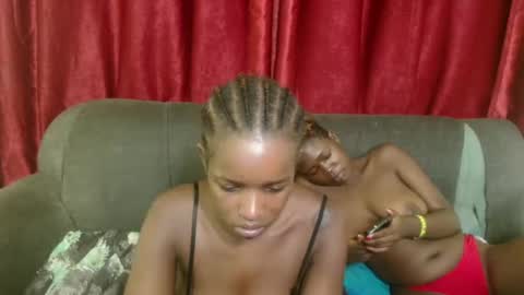 Snapshot of sweetz_candice chatting on February 25, 1:30 am sweetz_candice online show from February 25, 1:30 am