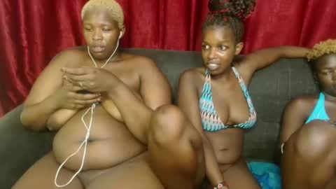 Snapshot of sweetz_candice chatting on March 12, 6:51 am sweetz_candice online show from March 12, 6:51 am