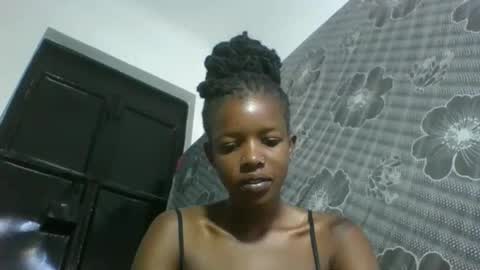 Snapshot of sweetz_candice chatting on September 13, 6:02 am sweetz_candice online show from September 13, 6:02 am