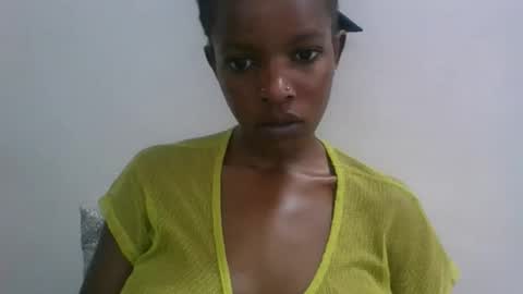 Snapshot of sweetz_candice chatting on September 18, 11:12 am sweetz_candice online show from September 18, 11:12 am